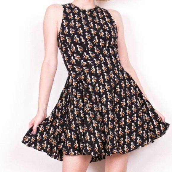H&M Dresses & Skirts - H&M pelican dress